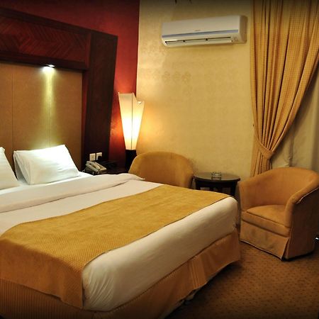 Al Higgi Hotel Янбу Экстерьер фото