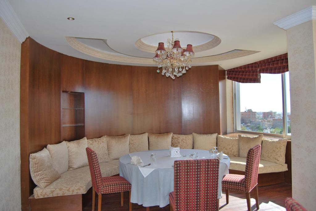 Al Higgi Hotel Янбу Экстерьер фото