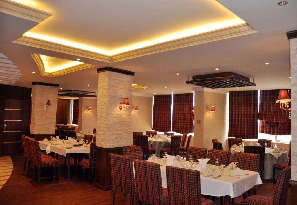 Al Higgi Hotel Янбу Экстерьер фото