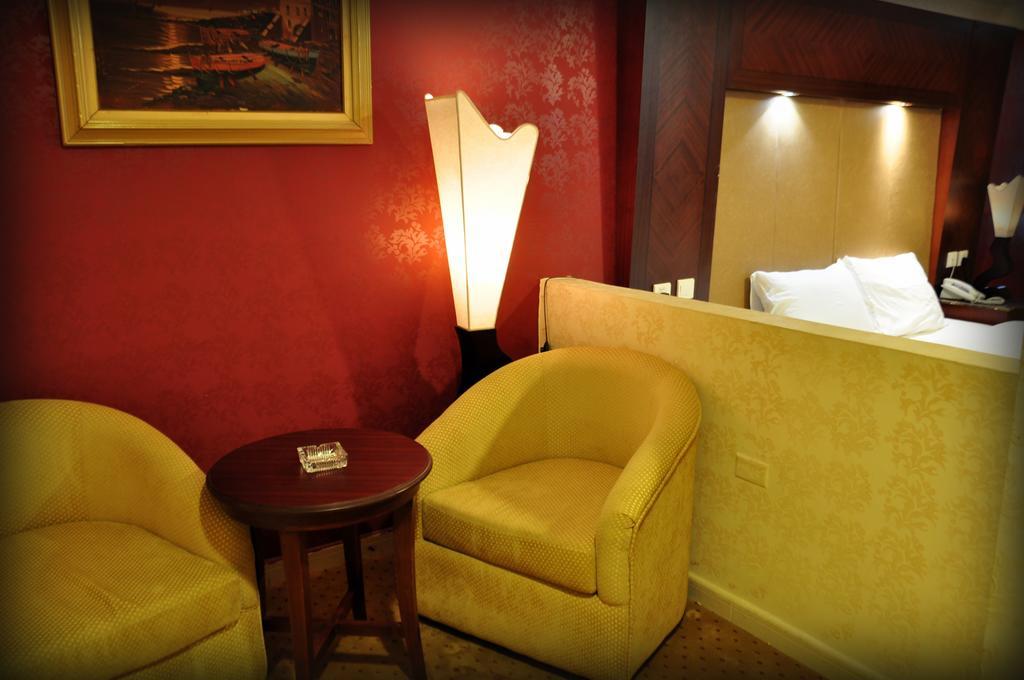 Al Higgi Hotel Янбу Экстерьер фото