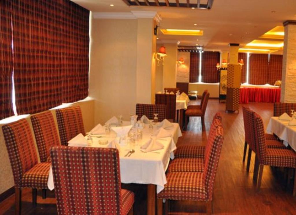 Al Higgi Hotel Янбу Экстерьер фото