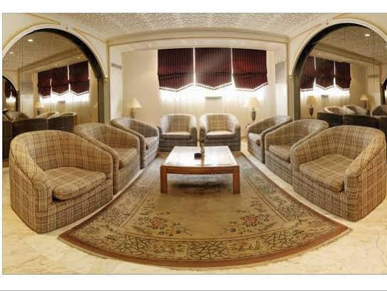 Al Higgi Hotel Янбу Экстерьер фото