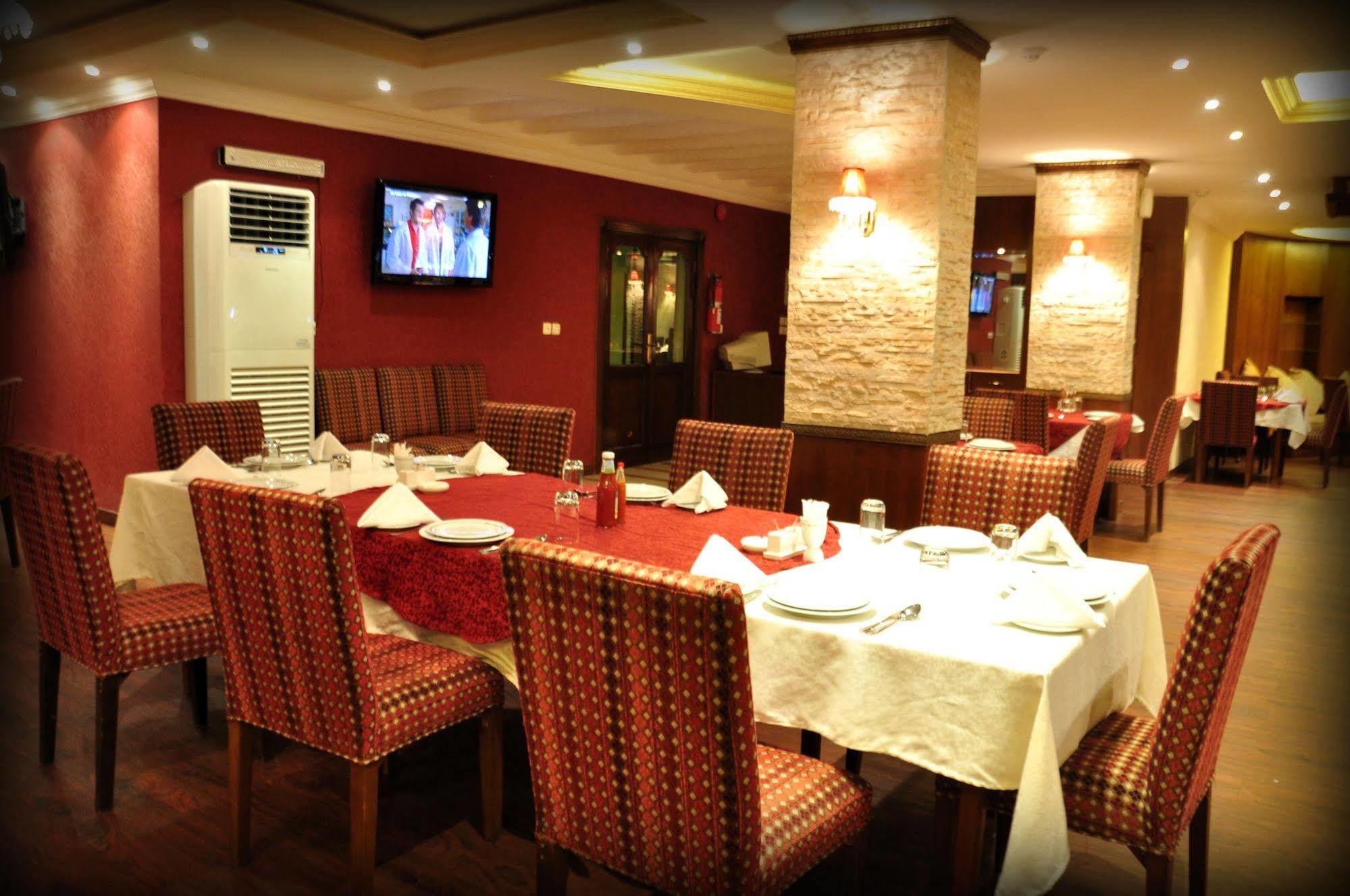 Al Higgi Hotel Янбу Экстерьер фото