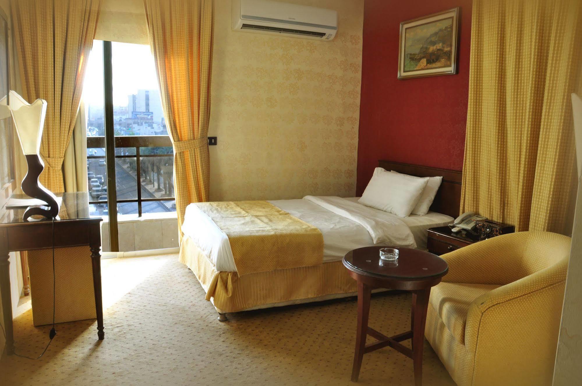 Al Higgi Hotel Янбу Экстерьер фото