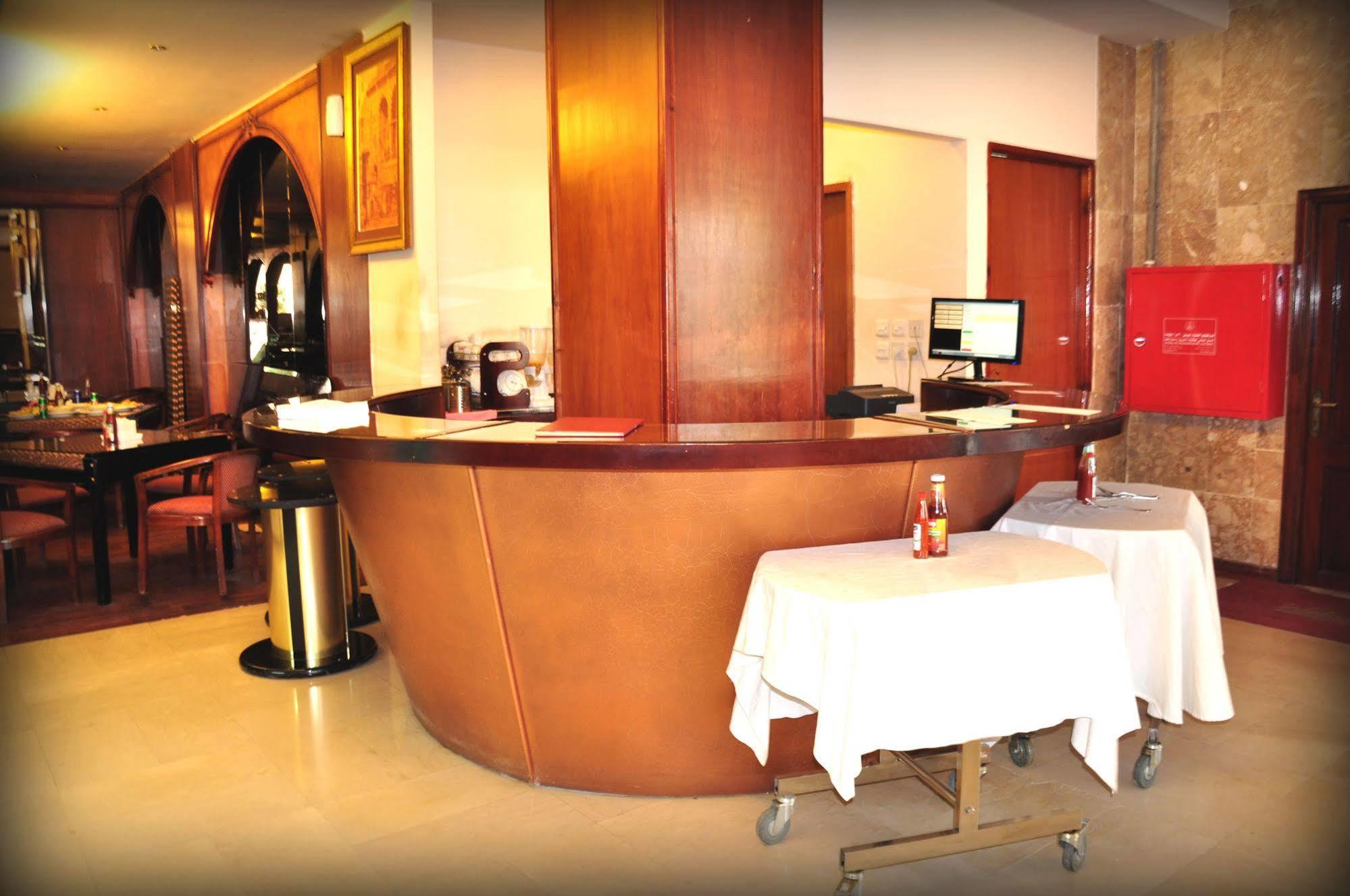 Al Higgi Hotel Янбу Экстерьер фото