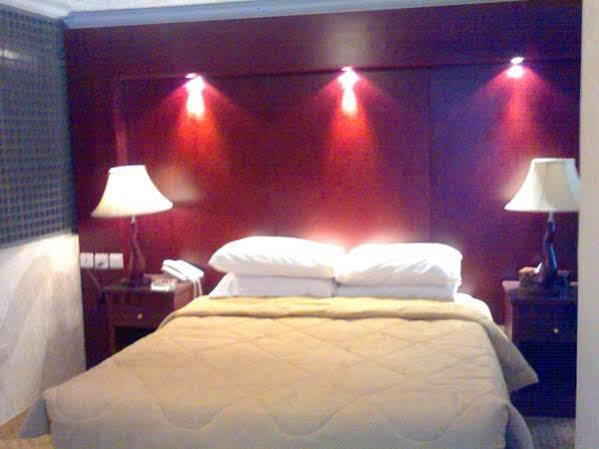 Al Higgi Hotel Янбу Экстерьер фото